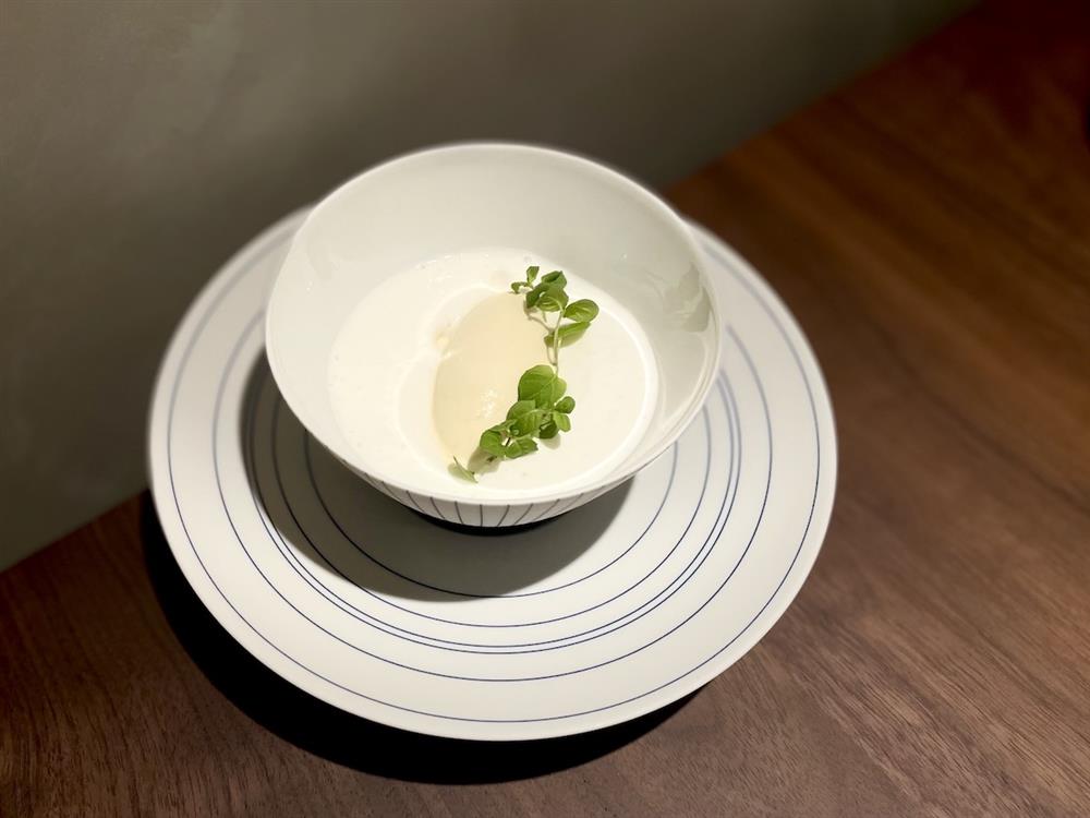 5033CF56-00A3-4E1B-969C-6917AC040877