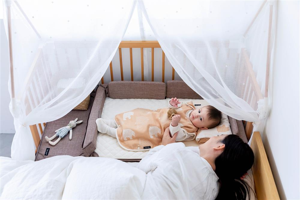 CC-LONG_IMG_Co-Sleeping_Baby_04 的副本