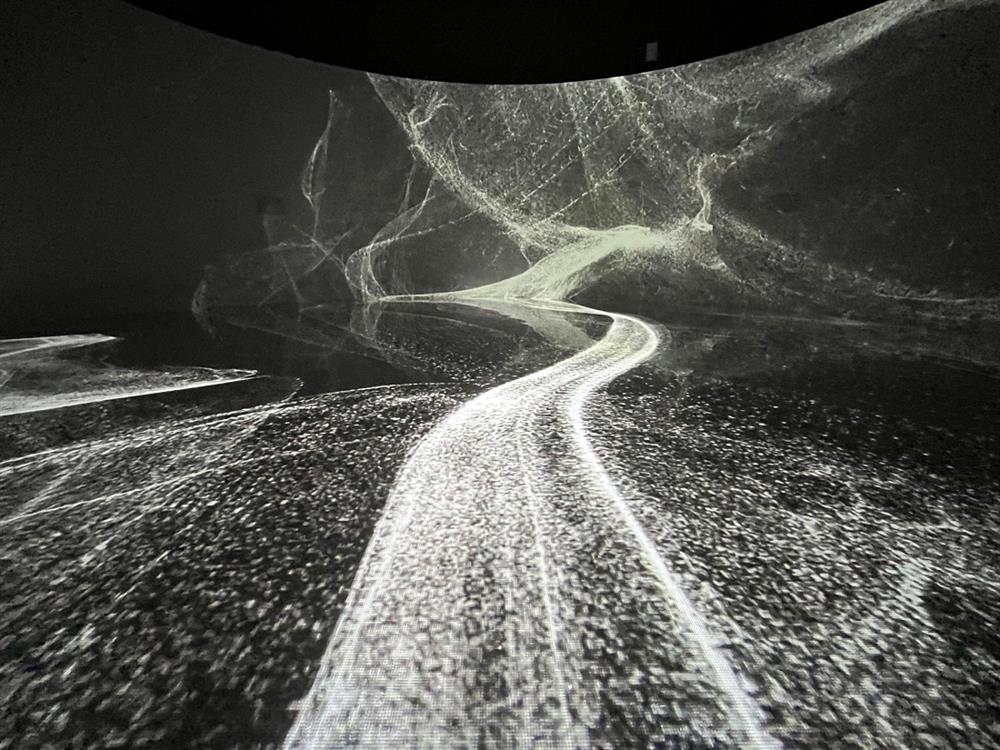 小檔2023臺灣國際光影藝術節09_尤里・勒赫 Iury LECH（烏克蘭 Ukraine _ 西班牙 Spain）＼ 吳秉聖 WU Ping-Sheng （臺灣 Taiwan） 〈光的時間量子〉 Quantum of Time Inside Light 03