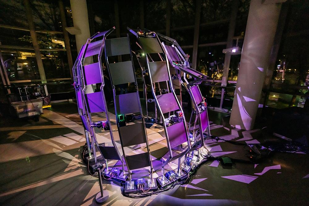 小檔2023臺灣國際光影藝術節04_蔡寧 TSAI Ning （臺灣 Taiwan） 〈耳語〉 Whisper 02