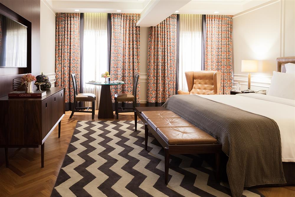 小檔1-2.「聖保羅波爾圖灣酒店」擁有時尚的外觀並設有多項休閒設施和吸引饕客的美酒佳餚。(圖片由Booking.com提供) 小檔1-2.「聖保羅波爾圖灣酒店」擁有時尚的外觀並設有多項休閒設施和吸引饕客的美酒佳餚。(圖片由Booking.com提供)