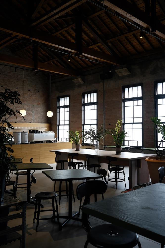 1035collab_HAUSINC店景