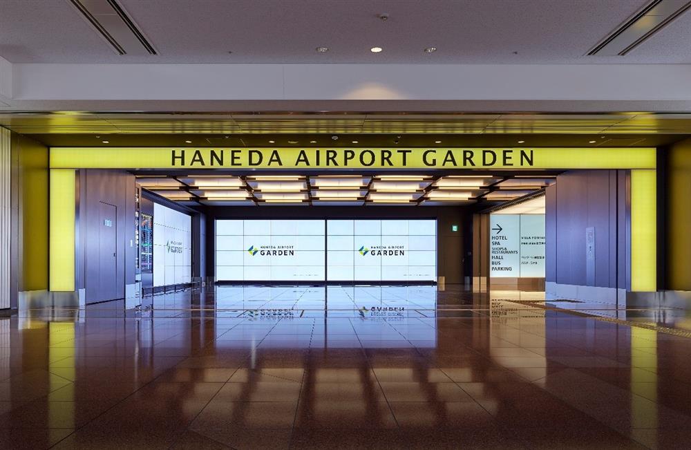 圖2:結合住宿、溫泉、購物、美食機能的「HANEDA AIRPORT GARDEN」將於2023年1月全面開業,提供旅客於東京入境後與出境前的旅遊新選擇。(照片來源:ⒸSumitomo Fudosan Retail Management Co.,Ltd.) 圖2:結合住宿、溫泉、購物、美食機能的「HANEDA AIRPORT GARDEN」將於2023年1月全面開業,提供旅客於東京入境後與出境前的旅遊新選擇。(照片來源:ⒸSumitomo Fudosan Retail Management Co.,Ltd.)