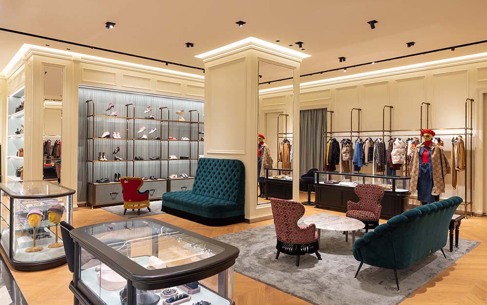 在 Gucci 板橋大遠百專門店可以感受到義式古典奢華的不敗魅力。 在 Gucci 板橋大遠百專門店可以感受到義式古典奢華的不敗魅力。