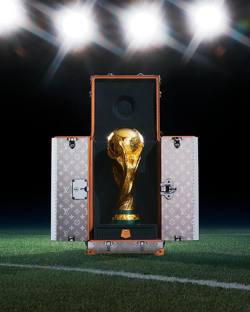 LOUIS VUITTON TRUNK X  FIFA WORLD CUP 2022