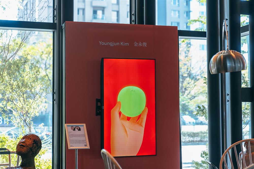 小檔亞洲插畫藝術博覽會於承億酒店1樓公共展區作品_Apple Magic(金永俊_L Gallery) 小檔亞洲插畫藝術博覽會於承億酒店1樓公共展區作品_Apple Magic(金永俊_L Gallery)