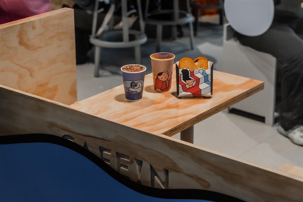 小檔CAFE!N日本插畫家“unpis_DSC0337CAFE!N不僅提供好咖啡，也是聚集品味的自由平台，透過藝術家的合作，讓藝術與咖啡加乘在一起體現雙感官享受