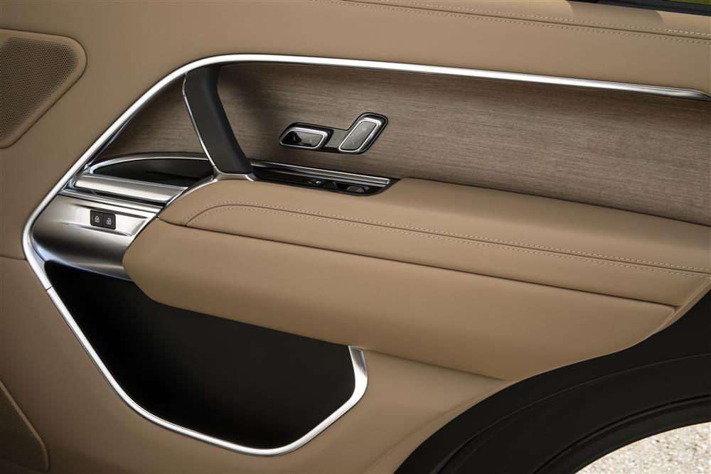 最經典的頭等艙與各項品味配備，藉由可持續性與可回收材質的頂級規範，實現健康與利他的完整期待，毫無負擔。