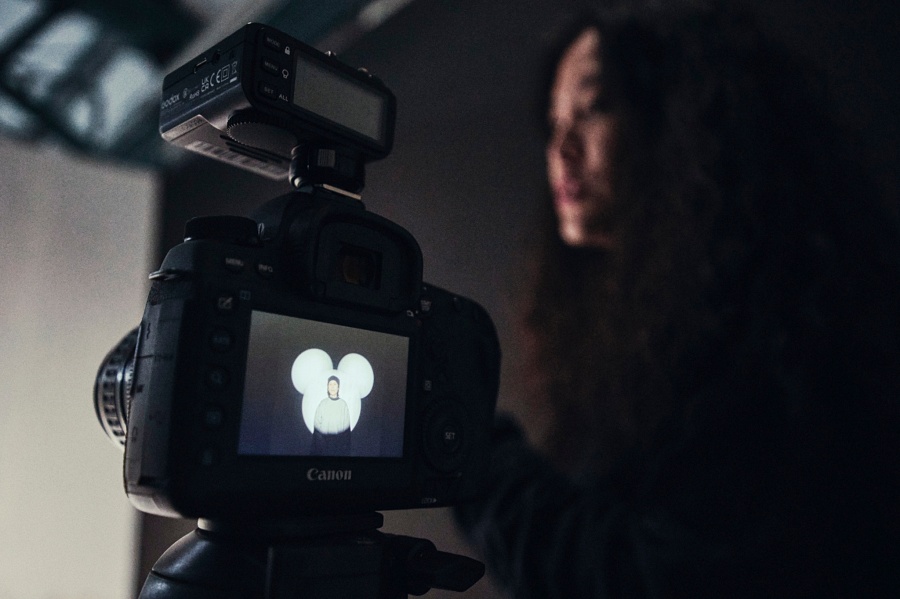 小檔米奇藝術展攝影師「余惟  」跨界參與米奇藝術展創作（圖三）