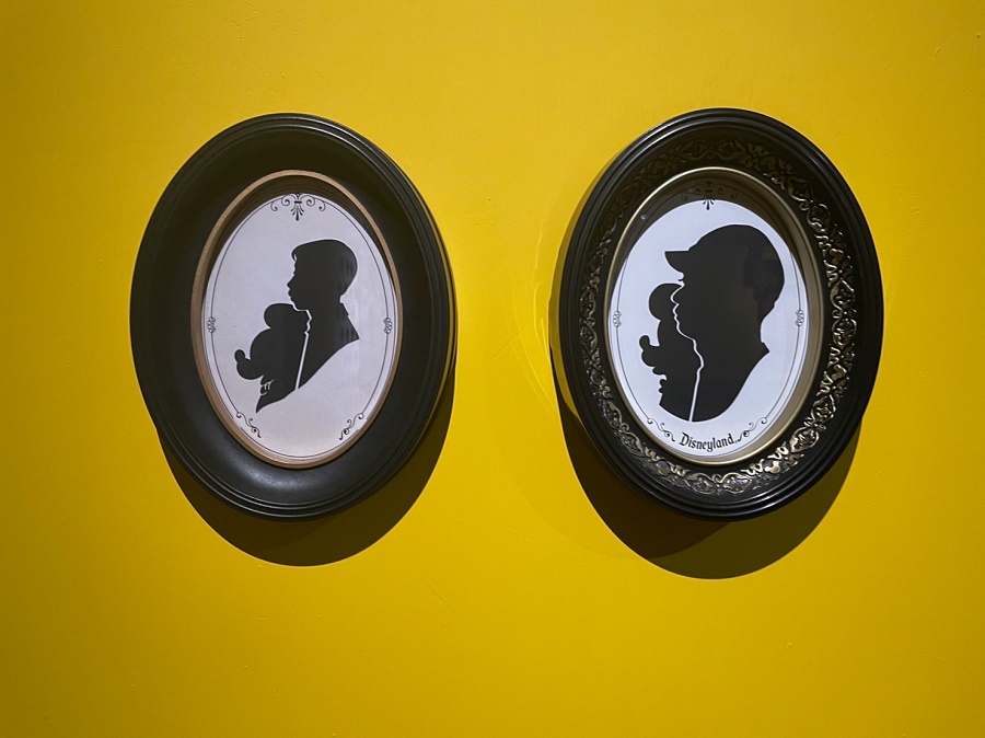 小檔米奇藝術展S__93380618《Caricature of Nigo as a child on a visit to Disneyland Tokyo》 《 NIGO ® on a visit to Disneyland Anaheim 2019 》