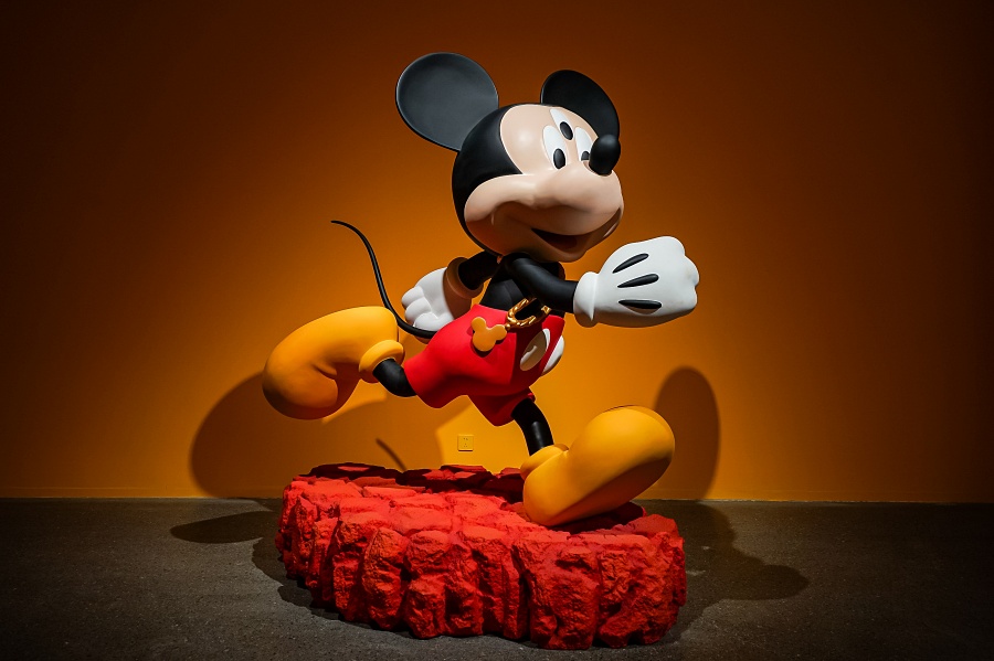 小檔米奇藝術展香港知名男星「 陳冠希 」《 三人行 》