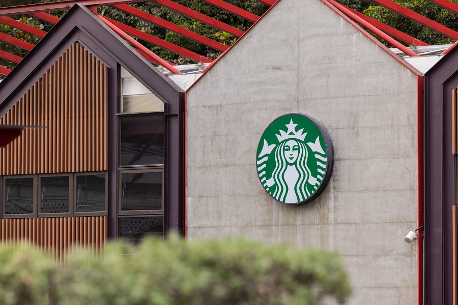 小檔從一杯咖啡出發，星巴克致力讓所在的社區更好，做為星巴克企業使命的體現，同時呼應永續經營的承諾，星巴克今宣布，台灣市場首間社區共榮門市(Community Store)-位於花蓮台泥DAKA園區的花蓮和平門市盛大開幕 (1)