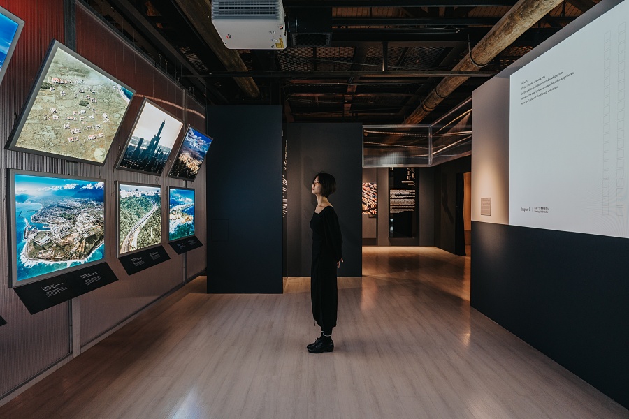 小檔看見・齊柏林基金會 《覓城》 展覽¹Ï¤T ®iÄý¯S§OÁÜ½Ð§@®a¾H¤E¶³¬°®i³õ³Ð§@¥þ¤å¥»¡A¬G¨Æ±q¹J¨£¤@¦ìµ¥­Ô³¾ªº¤H¶}©l¡A¶ÉÅ¥­Ô³¾ªº¤H¬°§Ú­Ì´y­z¨ä©Ò¨£ªº«°¥«¡A§Ú­Ì¤]¦b¬G¨Æ¤§¤¤¡A¤£¦ÛÄ±»P³o®y«°¥«¹ï¸Ü¡C