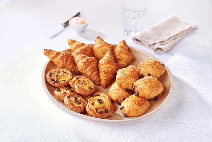 小檔勺日與台南酒吧TCRC合作勺日-BRIDOR可頌與麵包情境照