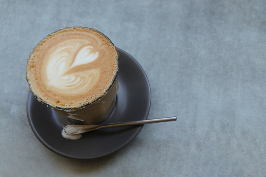 小檔勺日與台南酒吧TCRC合作勺日-海鹽拿鐵