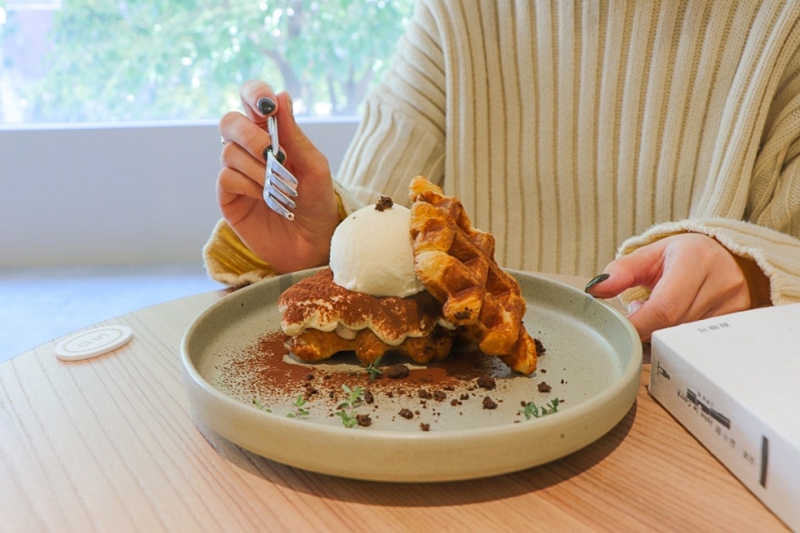 小檔勺日與台南酒吧TCRC合作勺日-提拉米蘇可頌鬆餅