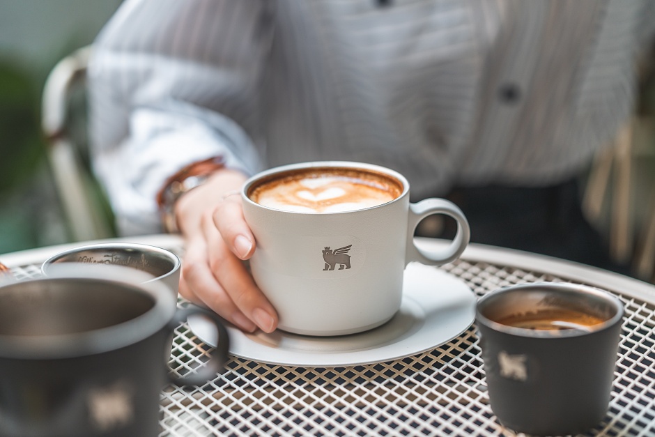 小檔STANLEY晨光時刻 雙層不鏽鋼卡布奇諾咖啡杯盤組,適宜的大小,無論咖啡熱可可皆能迎接美好的一天 小檔STANLEY晨光時刻 雙層不鏽鋼卡布奇諾咖啡杯盤組,適宜的大小,無論咖啡熱可可皆能迎接美好的一天