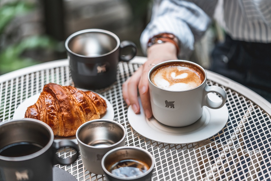 小檔STANLEY【新聞照片】晨光時刻推出各系列咖啡杯,為早餐注入滿滿活力,且增加儀式感 小檔STANLEY【新聞照片】晨光時刻推出各系列咖啡杯,為早餐注入滿滿活力,且增加儀式感