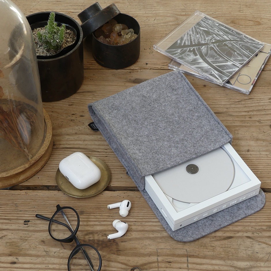 小檔純白設計隨身聽CP106