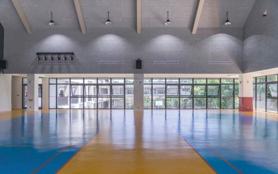 究境建築操刀新竹市水源國小活動中心_03