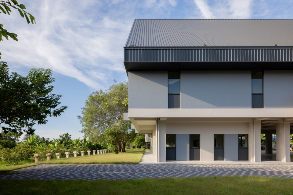 究境建築操刀新竹市水源國小活動中心_04