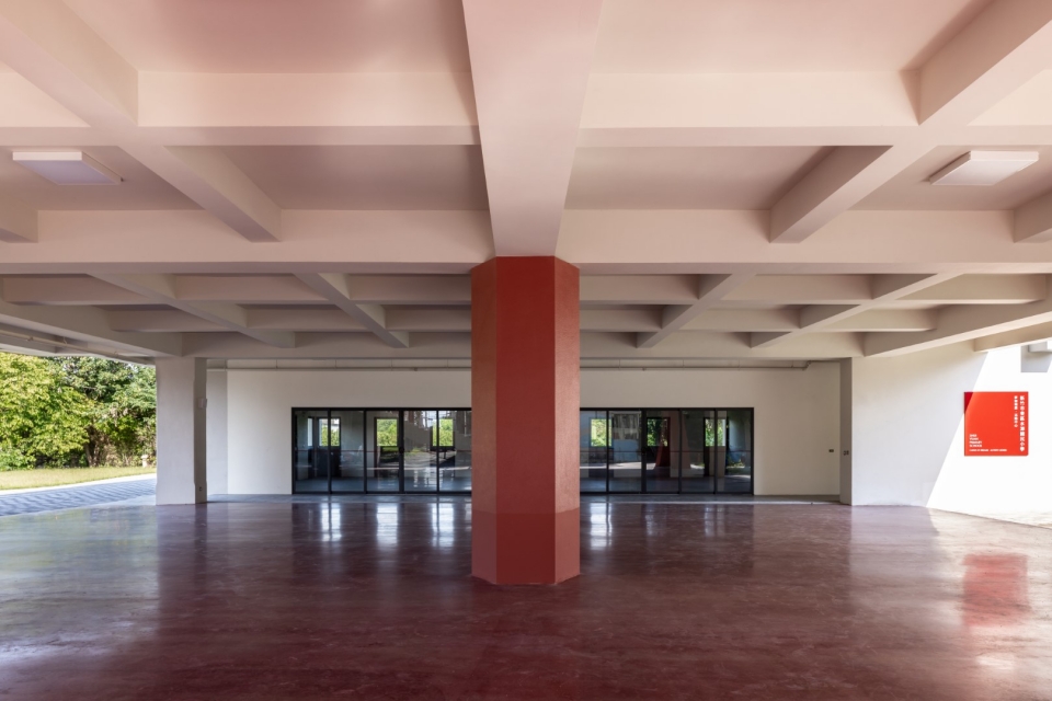 究境建築操刀新竹市水源國小活動中心_09