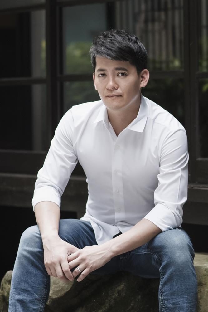 圖5. 謝哲青以「書房裡的小旅行」節目一舉奪得首屆「最佳說書人」 ｜ 誠品閱讀職人大賞