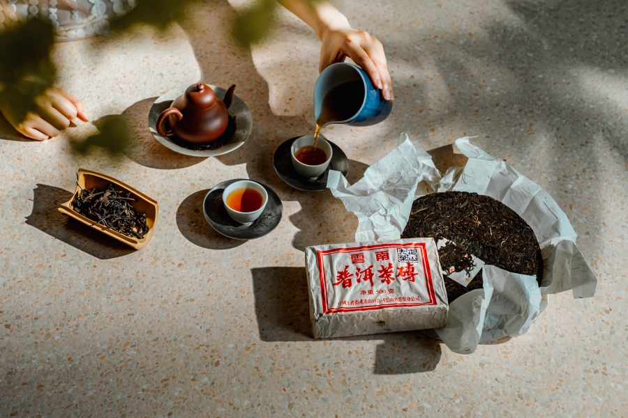圖片提供萃釅AINSI THÉ無酒精搭餐的眾多選項裡，風味細緻的茶搭餐難度頗高，但融合了大家日常熟悉的情感與文化與台灣茶品質精良的物產優勢，成為無酒精搭餐中的具潛力的獨特存在。