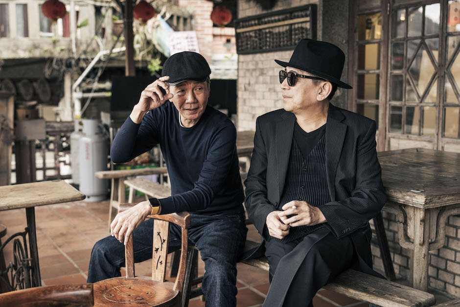 演員高捷、太保昨特別戴了拍《悲情城市》時的款式帽子,模擬當年兩人留下的經典劇照 演員高捷、太保昨特別戴了拍《悲情城市》時的款式帽子,模擬當年兩人留下的經典劇照