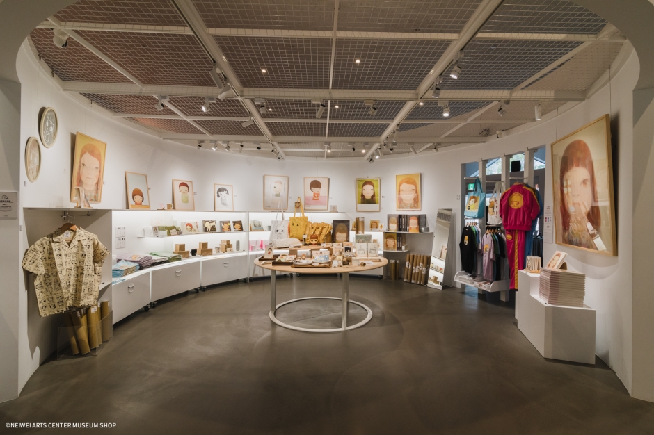 奈良美智_跟著朦朧潮濕的一天去旅行_高雄內惟藝術中心_11