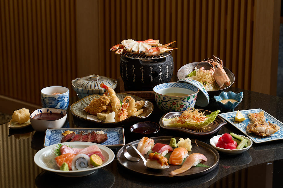 【圖說5】《閤豐割烹》所提供的饗套餐(NT2,980元,服務費另計),採12道式的設計,從前菜到甘味的食材選用、醬汁及烹調方式研發,均是以夫妻倆對美味的講究。 【圖說5】《閤豐割烹》所提供的饗套餐(NT2,980元,服務費另計),採12道式的設計,從前菜到甘味的食材選用、醬汁及烹調方式研發,均是以夫妻倆對美味的講究。