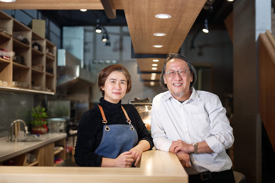 【圖說4】蔡志杰與太太邱淑芳夫妻齊心堅持以食材本身原始的美味呈現,用最純粹的料理手法,一點鹽、一點醬油的堆疊,帶給每位顧客享用最精粹的料理,讓更多人享受到邱淑芳 【圖說4】蔡志杰與太太邱淑芳夫妻齊心堅持以食材本身原始的美味呈現,用最純粹的料理手法,一點鹽、一點醬油的堆疊,帶給每位顧客享用最精粹的料理,讓更多人享受到邱淑芳