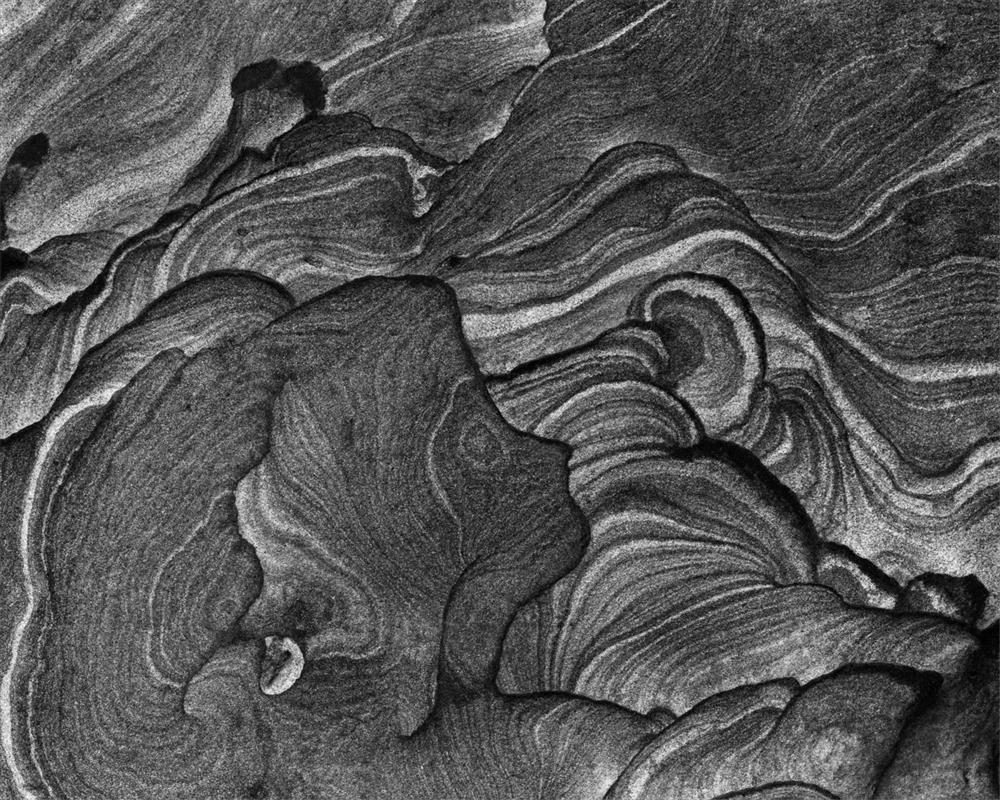 呂良遠，〈磐古 1-15〉，1986，顏料印刷、MUSEO®銀鹽紙基紙，86× 108公分，藝術家提供