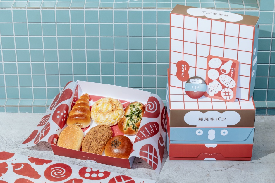 小檔蜷尾家パン「蜷尾家パン」麵包屋開幕 復刻獻映台式麵包經典滋味＿商品＿經典麵包餐盒(蔥胖[右上]、波蘿麵包[中上]、原味螺雷[左上]、紅豆麵包[右下]、肉鬆麵包[中下]、奶酥麵包[左下]) $299_情境照-1