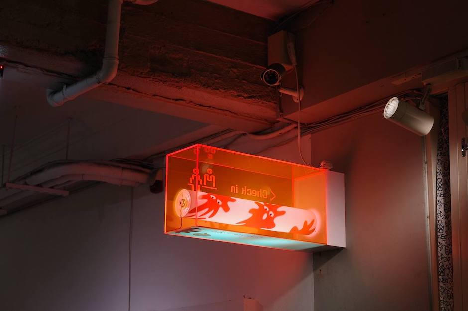 《夾腳拖的家》check in櫃檯旋轉燈_04 《夾腳拖的家》check in櫃檯旋轉燈_04