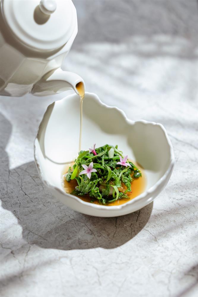 方蒔 the FRONT HOUSE-山林滋味-茶燻雞生蠔、蕨菜、桂竹筍、炭焙烏龍雞湯