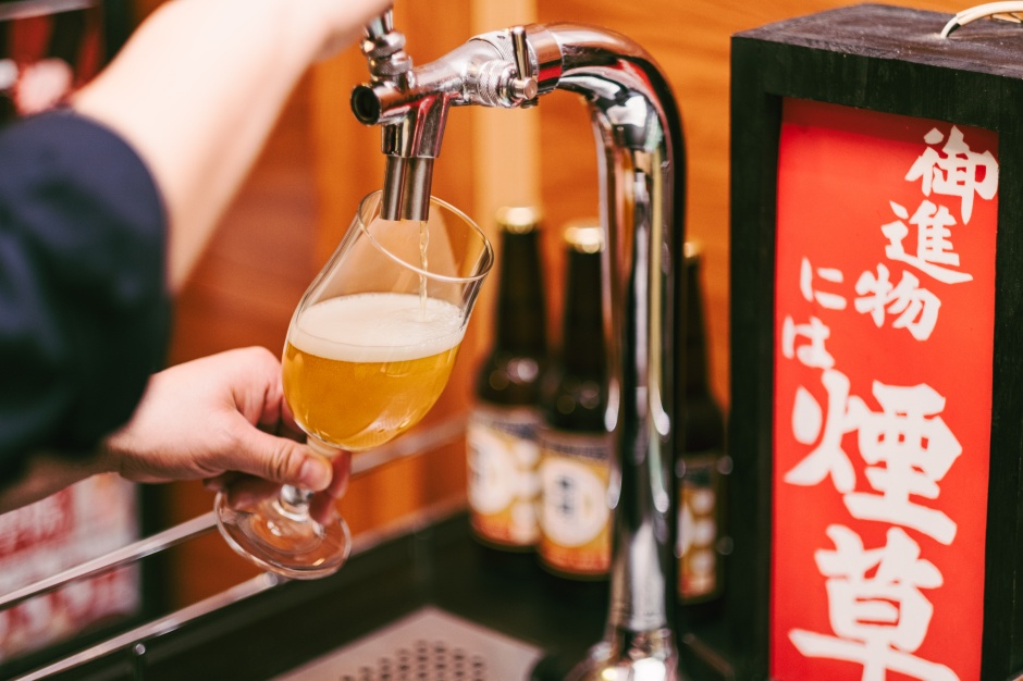 小檔聰明吧現打的聰明精釀生啤酒是聰明吧強力主推