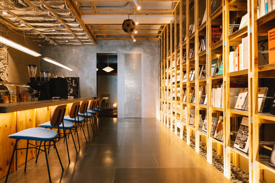 小檔重本書店琥珀咖啡重本書店空間