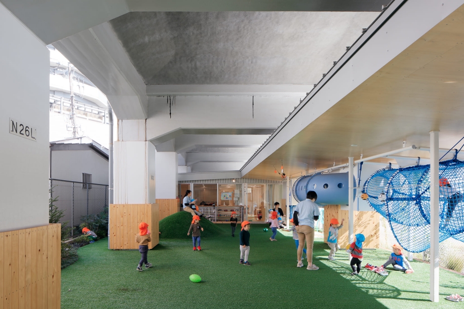 東京町屋高架下保育園_高架橋下幼兒園_秋山隆浩建築設計事務所_10