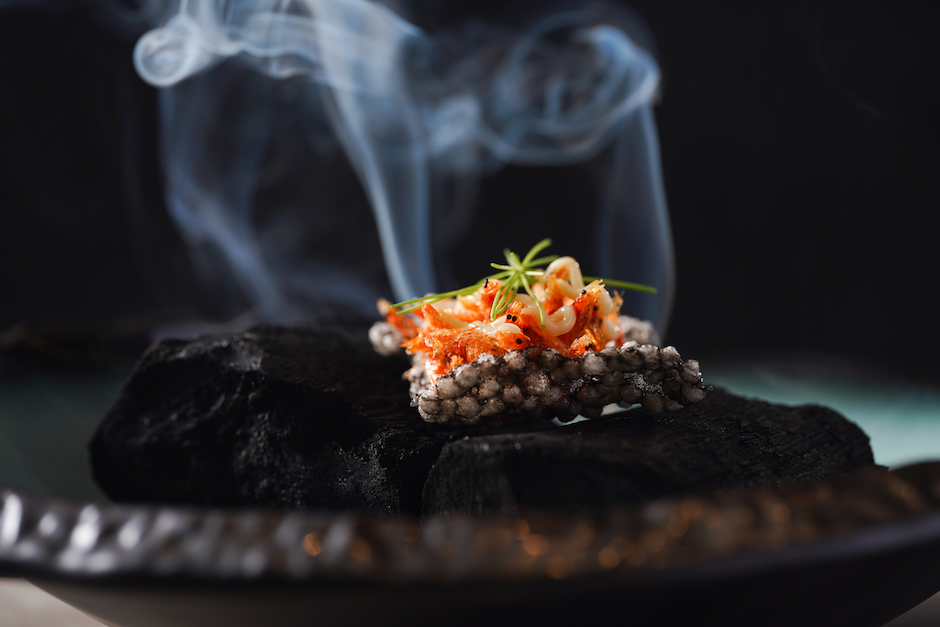 圖二.以西谷米與墨魚汁模擬蝦餅的口感