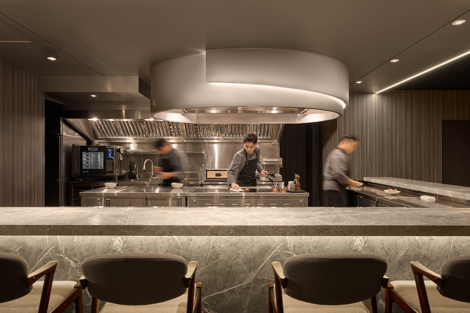 圖一.PARA Restaurant採開放式廚房。