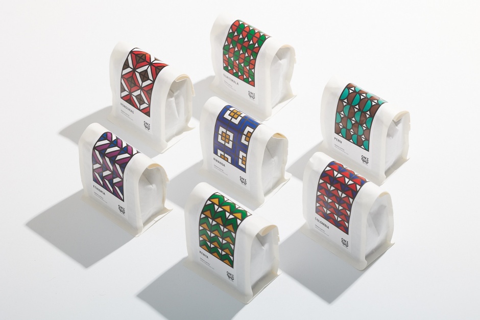 小檔ONIBUS COFFEE台北onibus coffee beans1烘豆團隊嚴格把關每款咖啡豆的烘焙品檢,確保來自不同產區與不同特性的咖啡 豆能達到最佳表現。 小檔ONIBUS COFFEE台北onibus coffee beans1烘豆團隊嚴格把關每款咖啡豆的烘焙品檢,確保來自不同產區與不同特性的咖啡 豆能達到最佳表現。