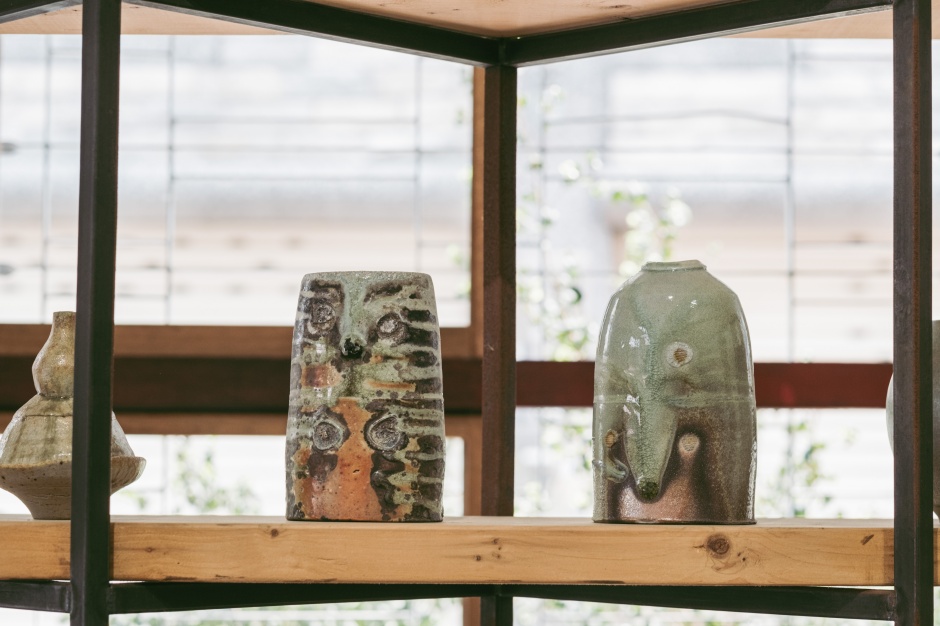小檔台南青青土氣長期投入柴燒的陶藝家吳孟哲作品