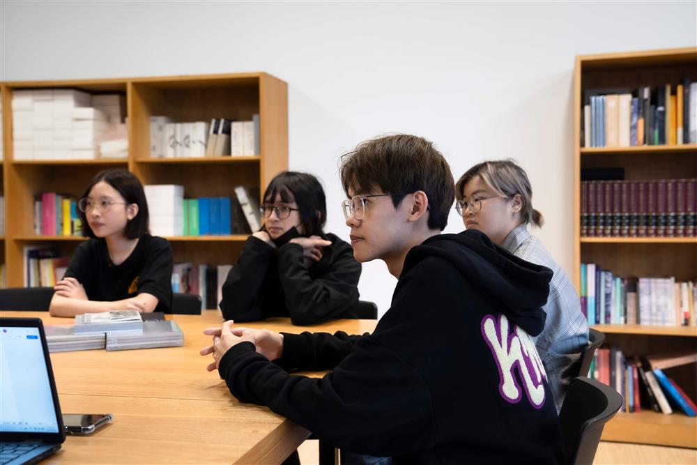 【新聞照片】實踐大學媒體傳達設計學系學生分享,NVIDIA Omniverse平台不但具有豐富的素材庫,更具備方便的雲端功能,大幅加速設計效率及協作彈性。 【新聞照片】實踐大學媒體傳達設計學系學生分享,NVIDIA Omniverse平台不但具有豐富的素材庫,更具備方便的雲端功能,大幅加速設計效率及協作彈性。