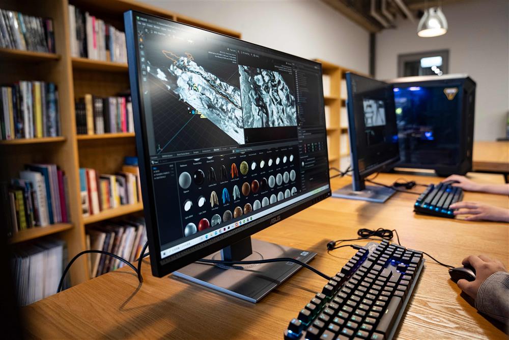 【新聞照片】NVIDIA Studio X ASUS 協作空間配備NVIDIA Studio認證的GeForce RTX 4080 創作者PBA主機,與華碩創作者系列螢幕 ProArt PA278QV。搭配專為 3D 設計協作和模擬打造的 NVIDIA Omniverse平台,成 【新聞照片】NVIDIA Studio X ASUS 協作空間配備NVIDIA Studio認證的GeForce RTX 4080 創作者PBA主機,與華碩創作者系列螢幕 ProArt PA278QV。搭配專為 3D 設計協作和模擬打造的 NVIDIA Omniverse平台,成