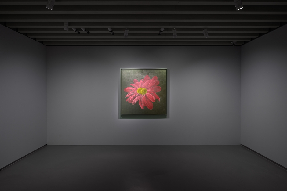 s_Future Herbarium 未來植物集, oil and palladium leaf on wood 126 x 126 x 6 cm_藝術家和TAO ART 提供