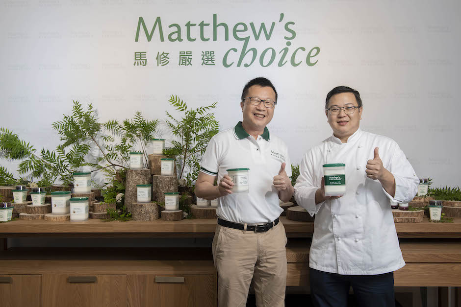 王世煌執行長與法朋李依錫主廚共同打造清爽口感蛋糕「北海道雪藏乳酪」