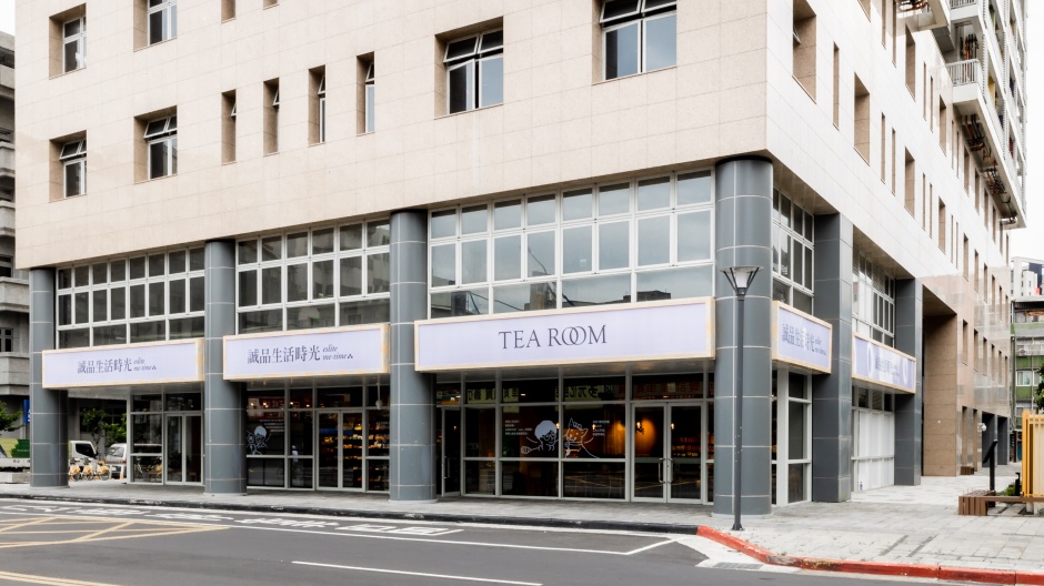 小檔誠品生活時光萬華店7.「誠品生活時光萬華萬大店」明（6.16）日試營運誠品生活時光萬華萬大店周邊鄰近多處市定古蹟，像是北台灣最早製糖廠「糖廍文化園區」、北市碩果僅存的清代街道之一「剝皮寮歷史街區」等。