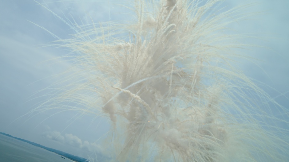 小檔蔡國強創作白日煙火《櫻花滿天的日子》SAINT LAURENT_CAI_GUO-QIANG_REVEAL_04_HR