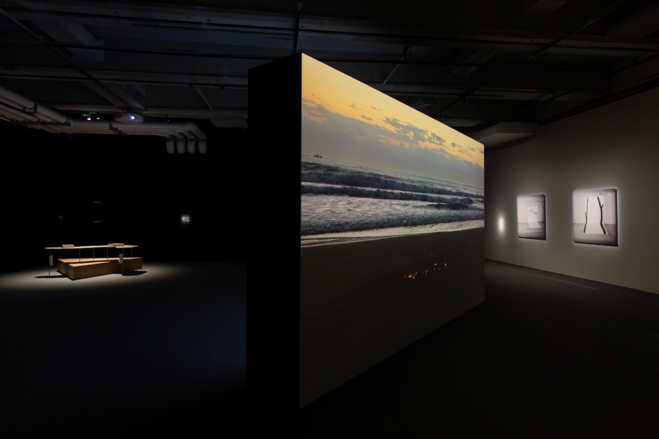 小檔北美館無垠之森14「無垠之森」場景照,中為王湘靈作品《Invisibility》。(圖片提供:北美館) 小檔北美館無垠之森14「無垠之森」場景照,中為王湘靈作品《Invisibility》。(圖片提供:北美館)